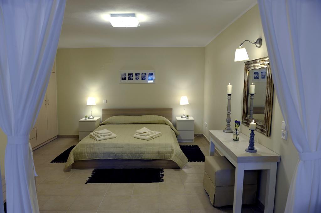 Almyris Hotel Adamantas  Room photo