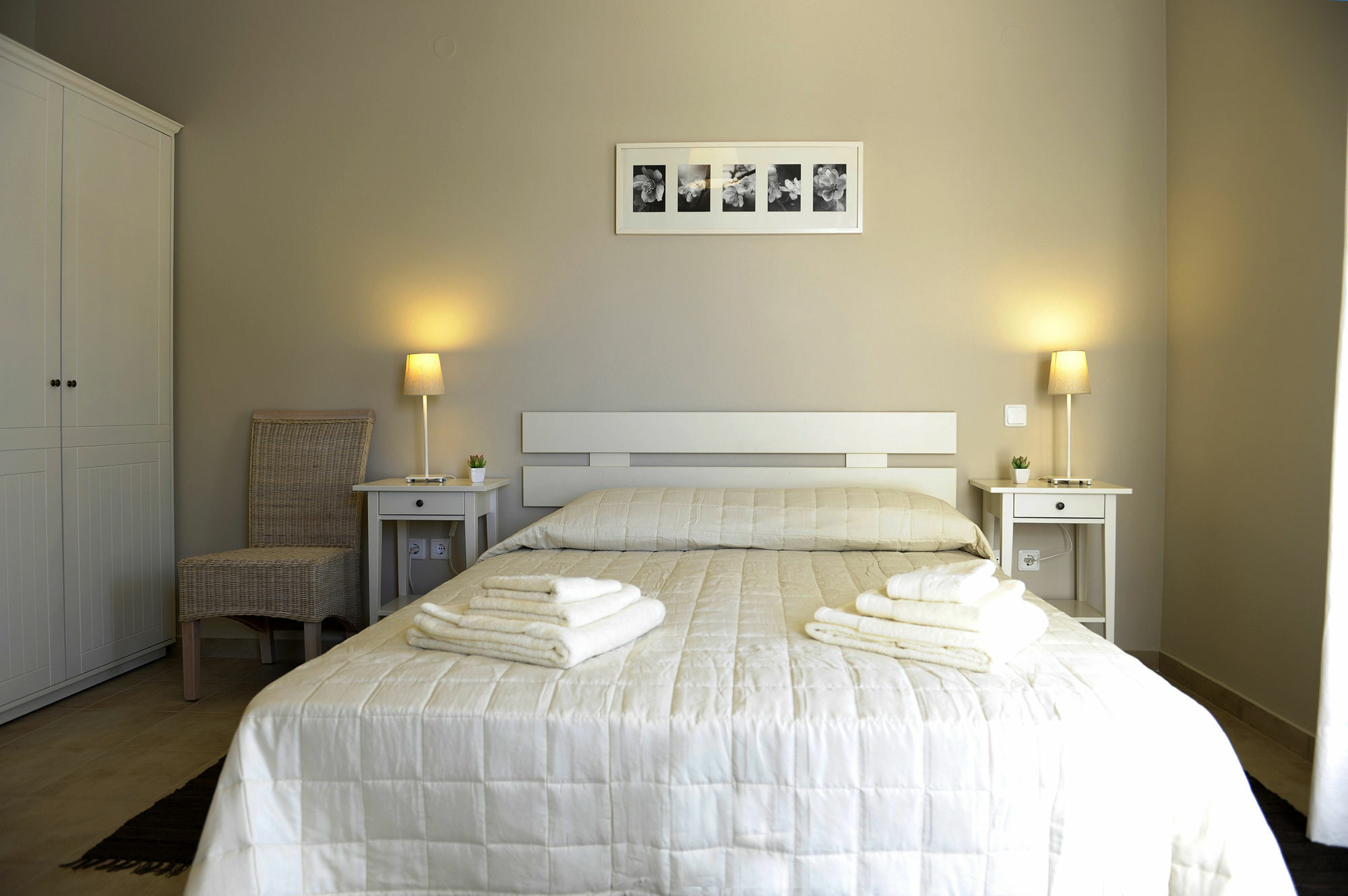 Almyris Hotel Adamantas  Exterior photo